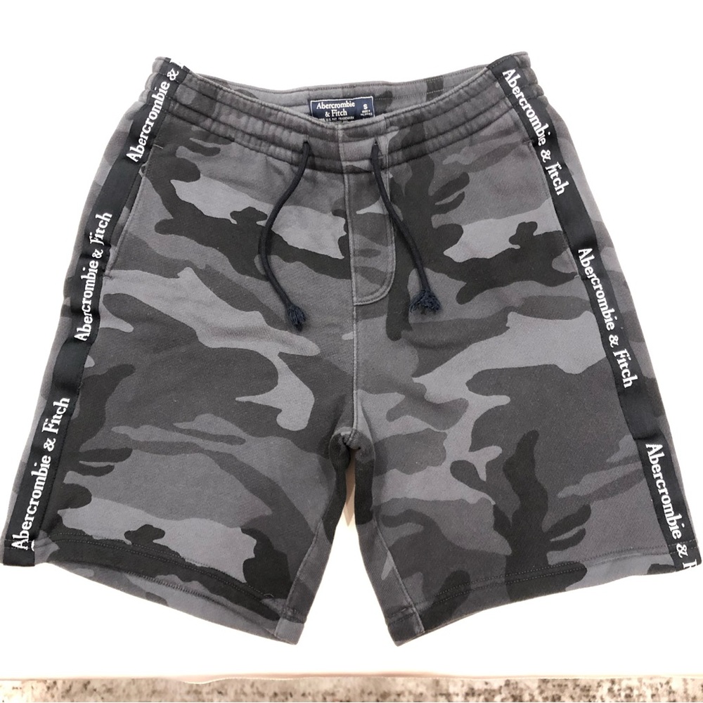 Abercrombie & Fitch Army Print Shorts